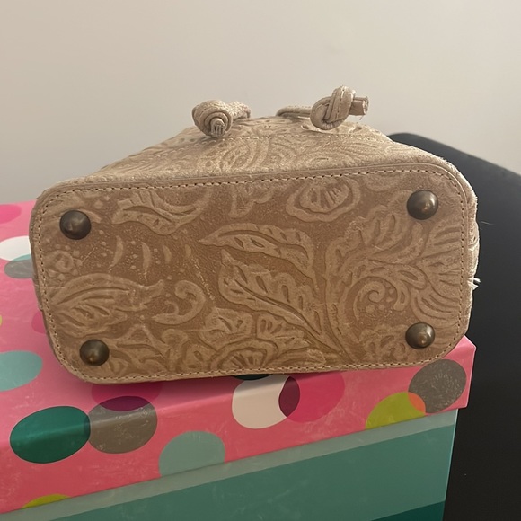 Valentina Fiore Bucket Bag - Picture 8 of 12